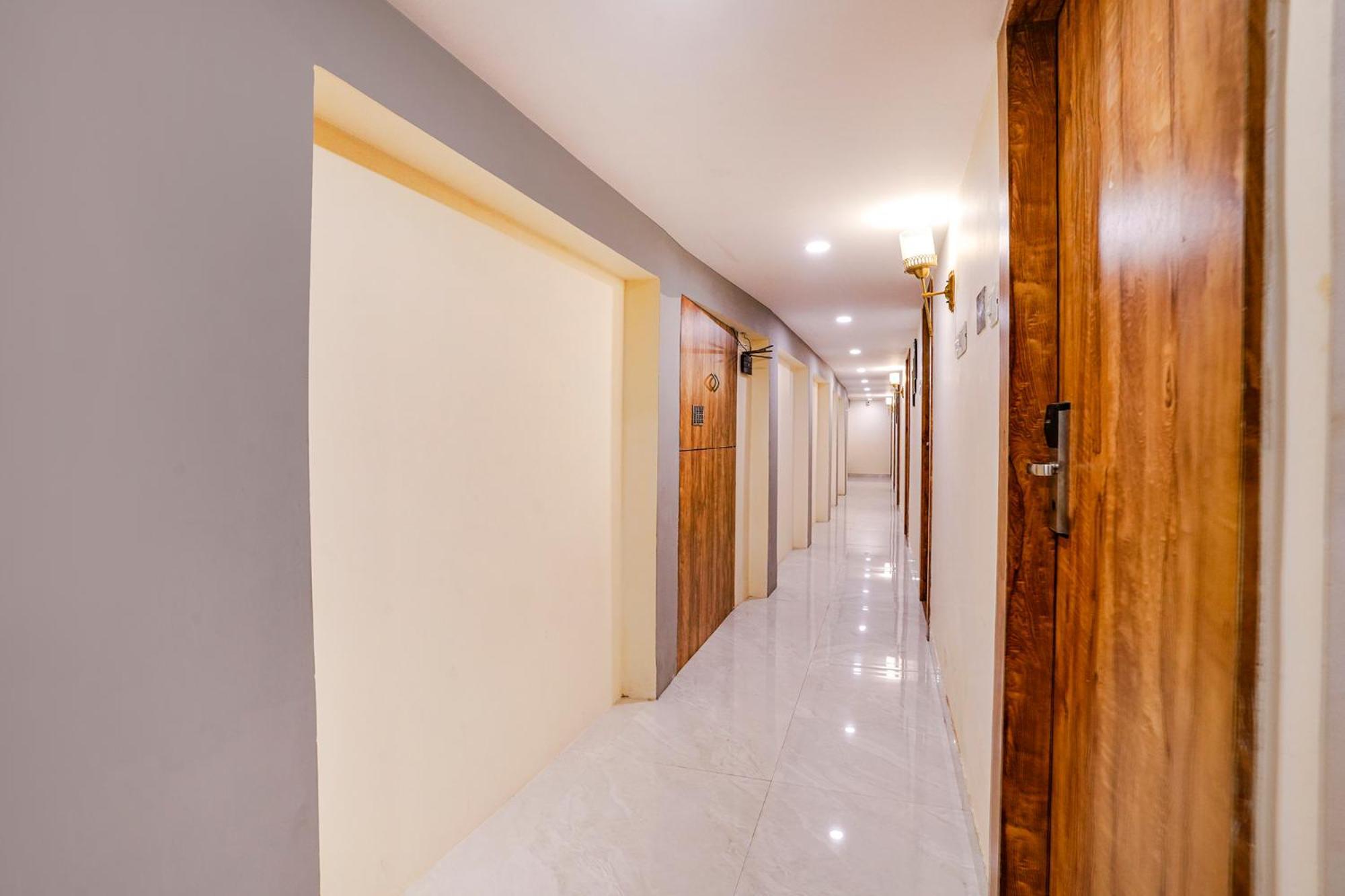 Fabhotel Grand Prime Nr Nesco Hotel 孟买 外观 照片