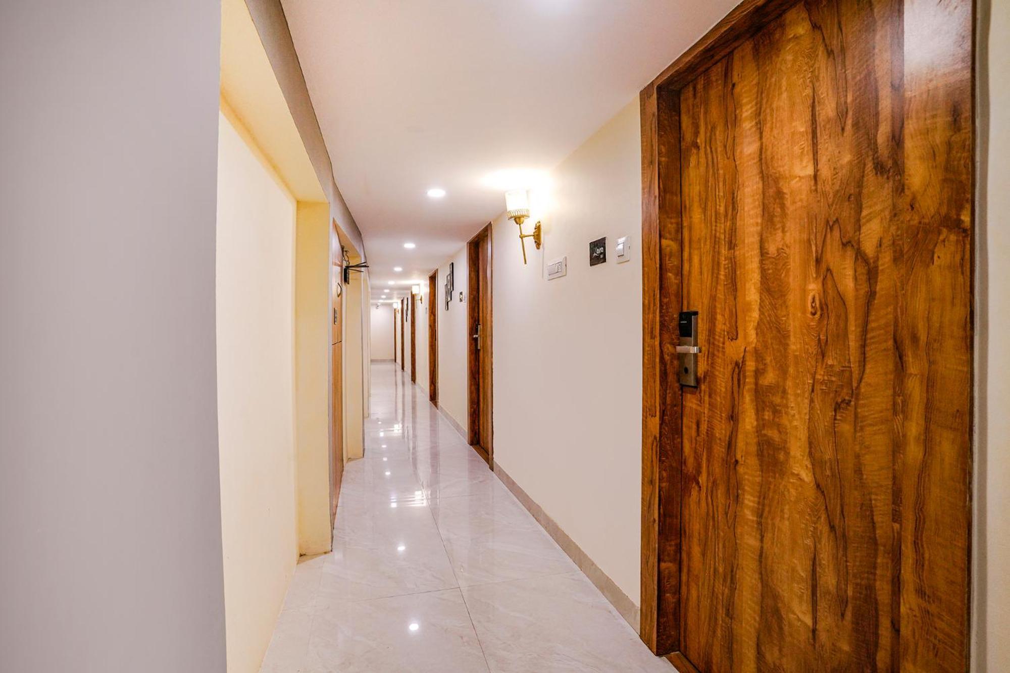 Fabhotel Grand Prime Nr Nesco Hotel 孟买 外观 照片